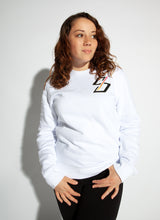Laden Sie das Bild in den Galerie-Viewer, CS8 Crewneck mit Backprint | unisex | white