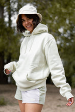 Laden Sie das Bild in den Galerie-Viewer, CHEEZY Hoodie | unisex | light green