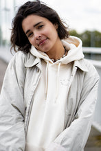 Laden Sie das Bild in den Galerie-Viewer, CHEEZY Hoodie | unisex | nature