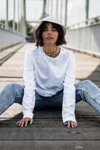 Laden Sie das Bild in den Galerie-Viewer, STAY CHEEZY BASIC Longsleeve | unisex | white