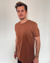 Laden Sie das Bild in den Galerie-Viewer, CHEEZY Shirt | unisex | light brown