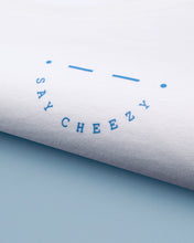 Laden Sie das Bild in den Galerie-Viewer, CHEEZY Shirt | unisex | offwhite
