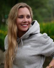 Laden Sie das Bild in den Galerie-Viewer, SWEETIES Hoodie mit Backprint | unisex | grey