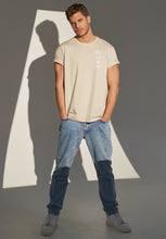 Laden Sie das Bild in den Galerie-Viewer, PREST TEE 12.20 | relaxed | slowly dust