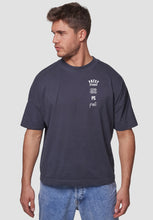 Laden Sie das Bild in den Galerie-Viewer, PREST TEE 12.20 | oversized | pen grey