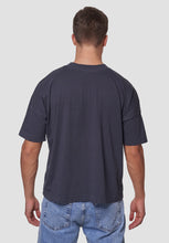Laden Sie das Bild in den Galerie-Viewer, PREST TEE 12.20 | oversized | pen grey